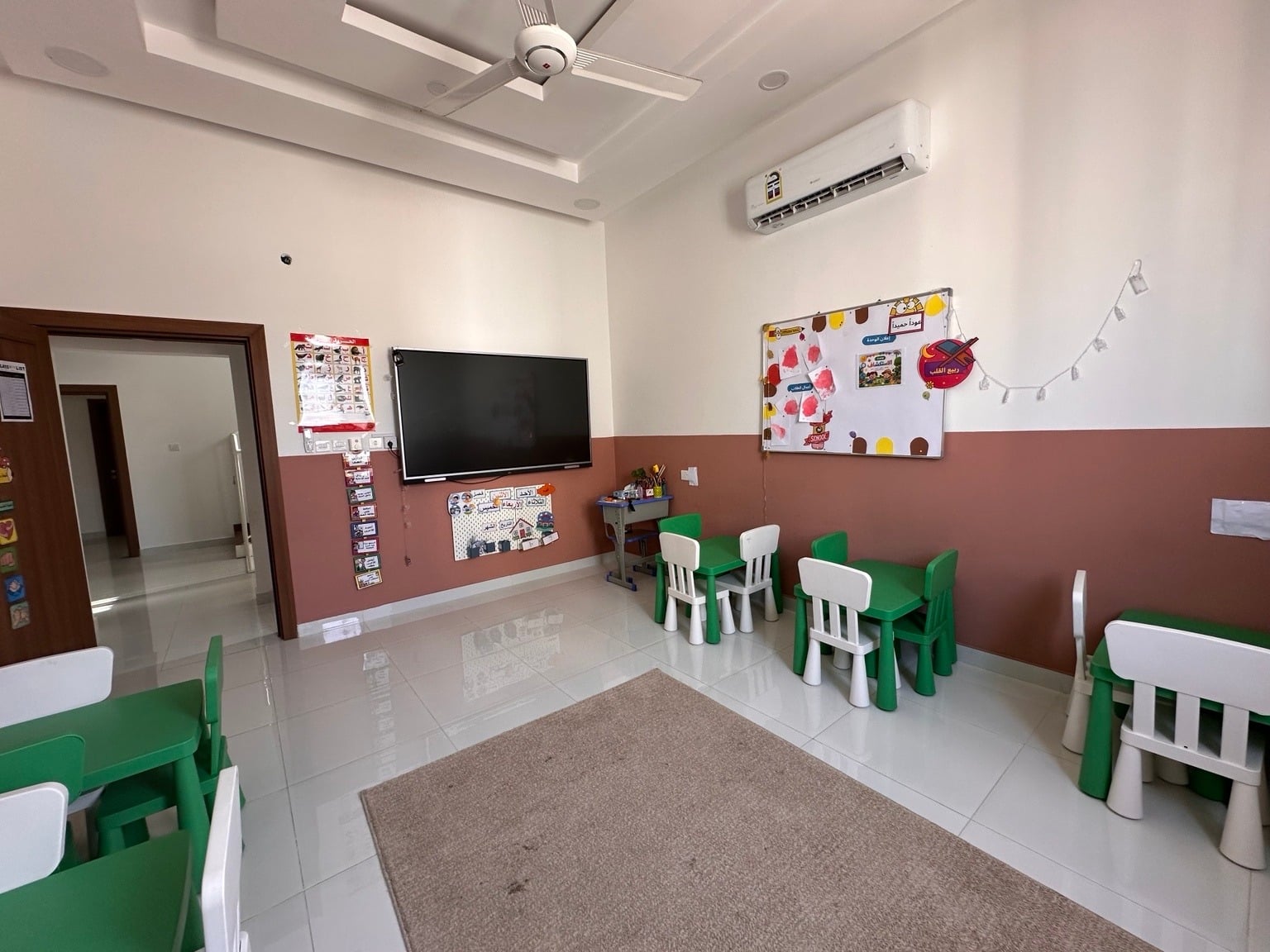 الساحة الخارجية للعب · قاعة الأنشطة الداخلية · منطقة الاستقبال · قاعة الطعام